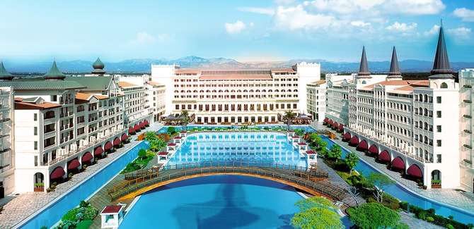 vakantie-naar-Titanic Mardan Palace-mei 2025