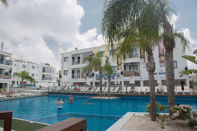 vakantie-naar-Tsokkos Holiday Hotel Appartementen-mei 2025