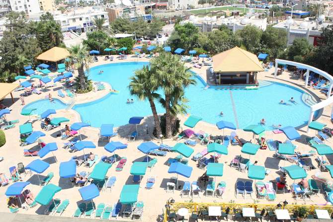 vakantie-naar-Tsokkos Hotel Antigoni-mei 2025