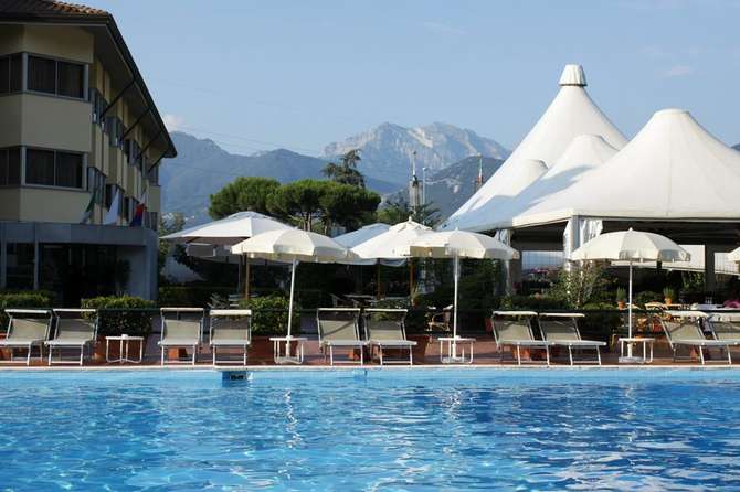 vakantie-naar-Una Hotel Forte Dei Marmi-mei 2025