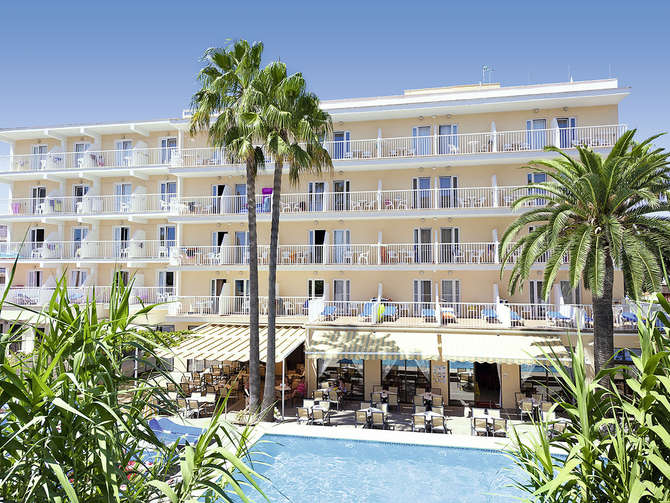 vakantie-naar-Universal Hotel Bikini-maart 2024