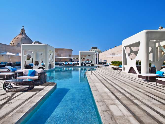 vakantie-naar-V Hotel Dubai Curio Collection By Hilton-mei 2024