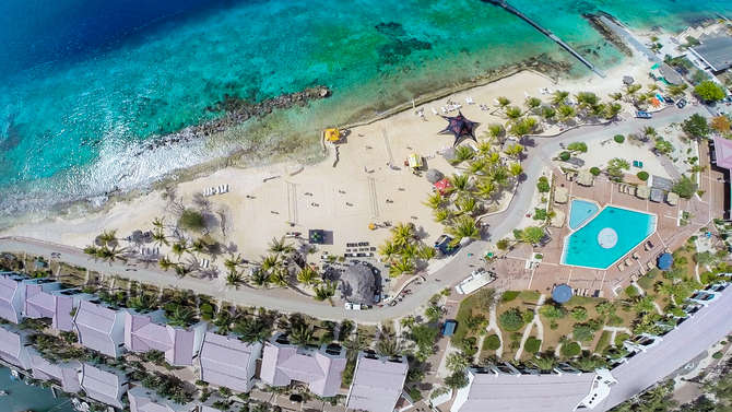 vakantie-naar-Van Der Valk Plaza Beach Resort Bonaire-april 2024