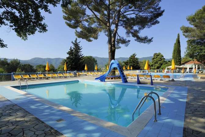 vakantie-naar-Villaggio Cera Una Volta-mei 2025