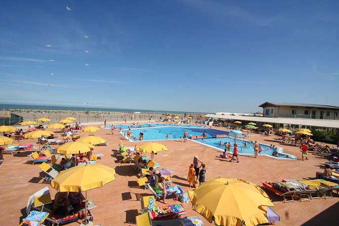 vakantie-naar-Villaggio Turistico Rosapineta Sud-mei 2025
