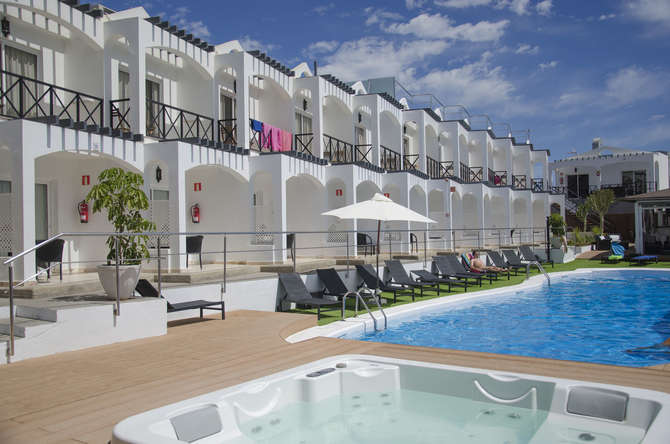 vakantie-naar-Vista Bonita Gay Resort-mei 2025