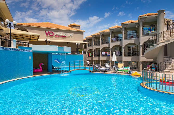 vakantie-naar-White Olive Premium Hotel-juni 2025