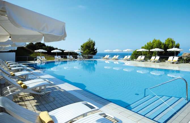 vakantie-naar-White Rocks Hotel Bungalows-mei 2025